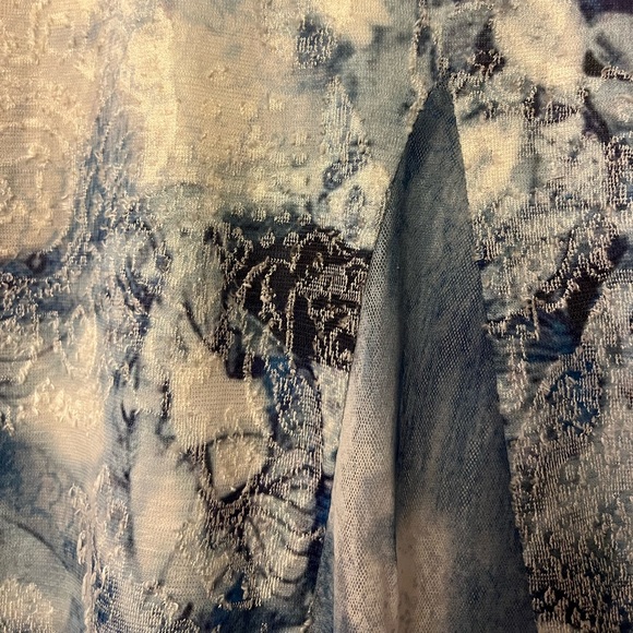 Kamana Blue & White Floral Print Tunic Top - Picture 7 of 14